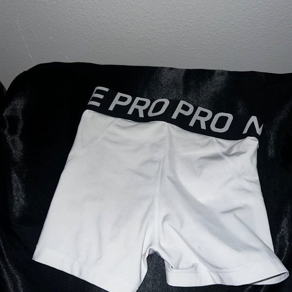 Nike shorts - Picture 2 of 3